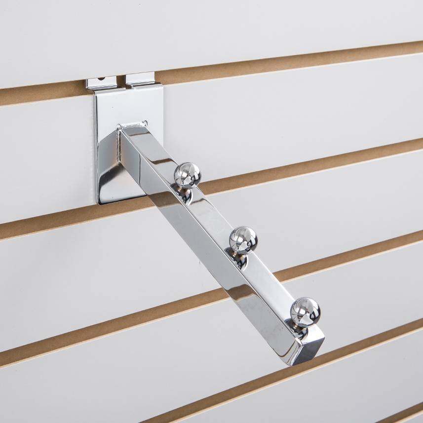 Cascade 7'' avec 3 boules tube carré 3/4" pour slatwall - Boutique de golf - Mobico Canada