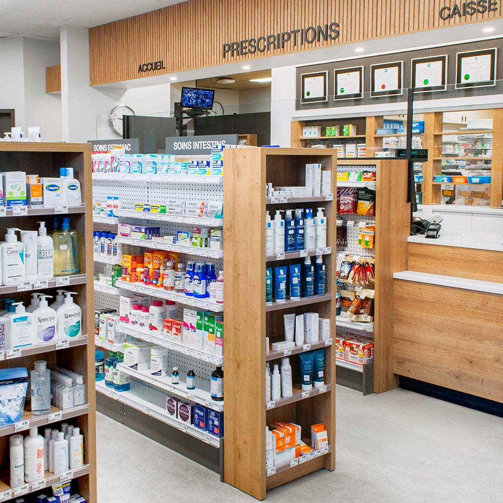 industrie-pharmacie-comptoir-ordonnances-amenagement-commercial-retail-design-3.webp