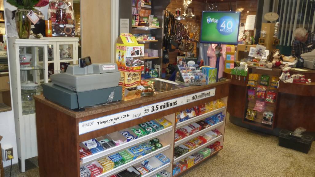 Comptoir modulaire 4’ à 14’, hauteur 37.5", base 14" - Comptoir de dépanneur - Mobico Canada