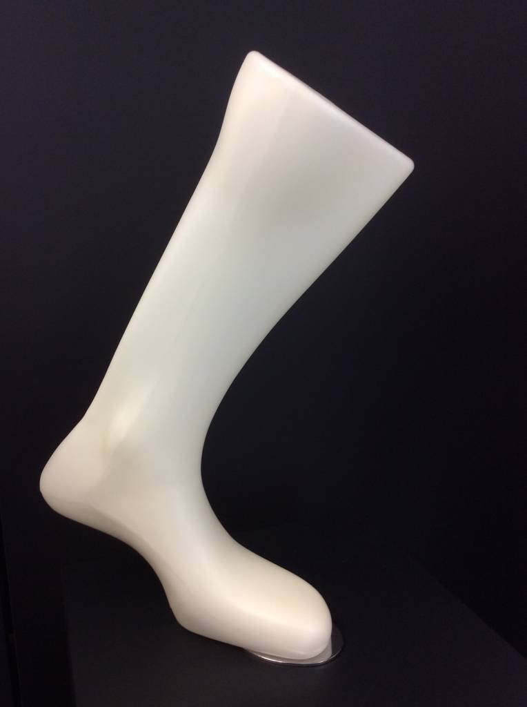 Pied Homme en plastique BLANC avec aimant 18.5"H - Pied, main, jambe & fessier - Mobico Canada