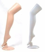 Jambe femme en plastique 29.5"H/base 8.5" x 5.5" blanc/peau/clair - Pied, main, jambe & fessier - Mobico Canada