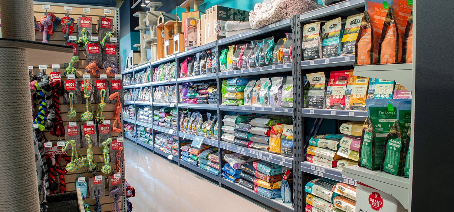 Amenagement-commercial-etageres-commerciales-PattesEtGriffes_SteJulie_6.webp