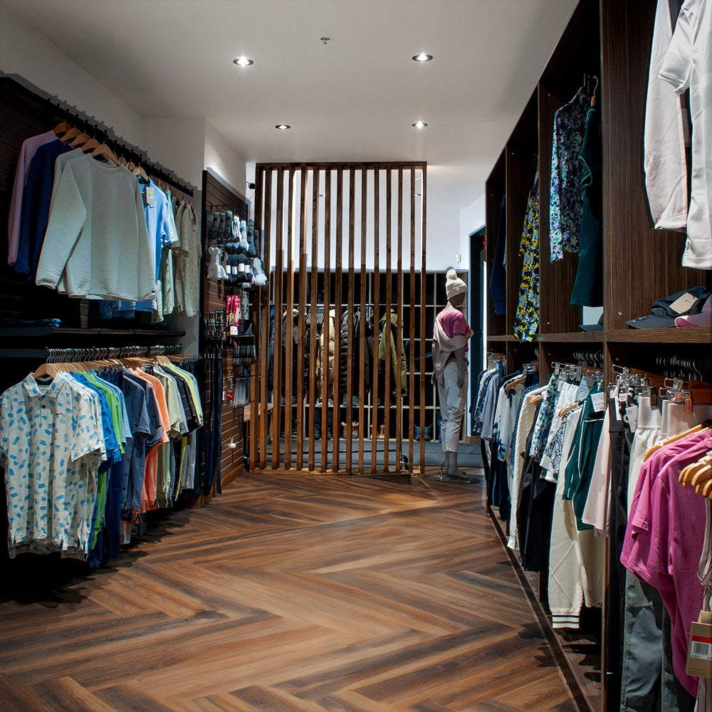 Development of the Saison Golf Boutique in Saint-Jérôme