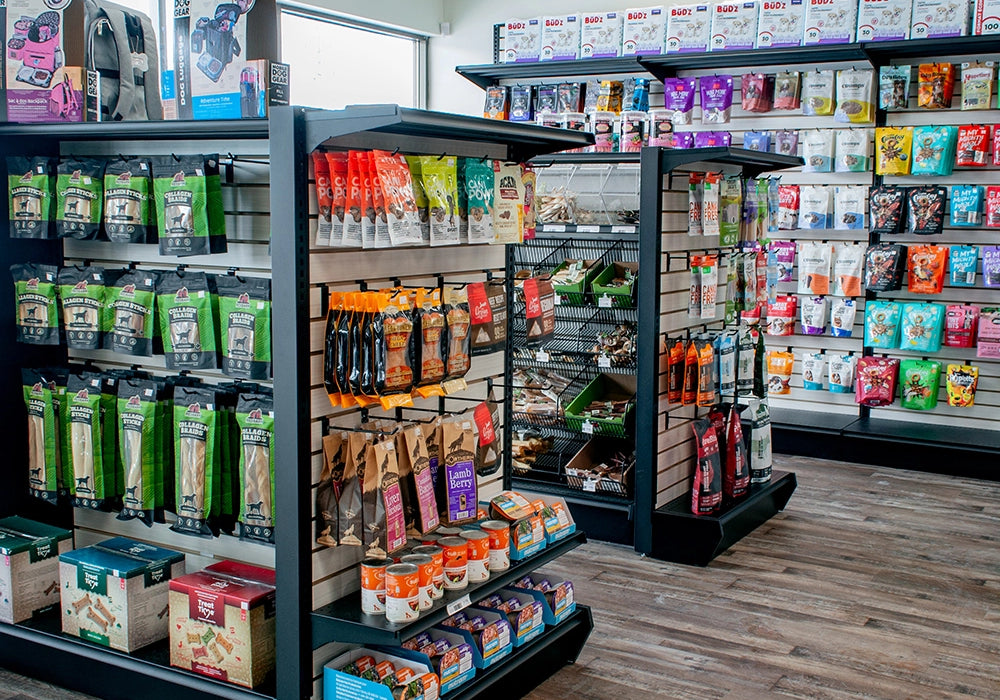 industrie-animaux-presentoirs-amenagement-commercial-retail-design-1.webp