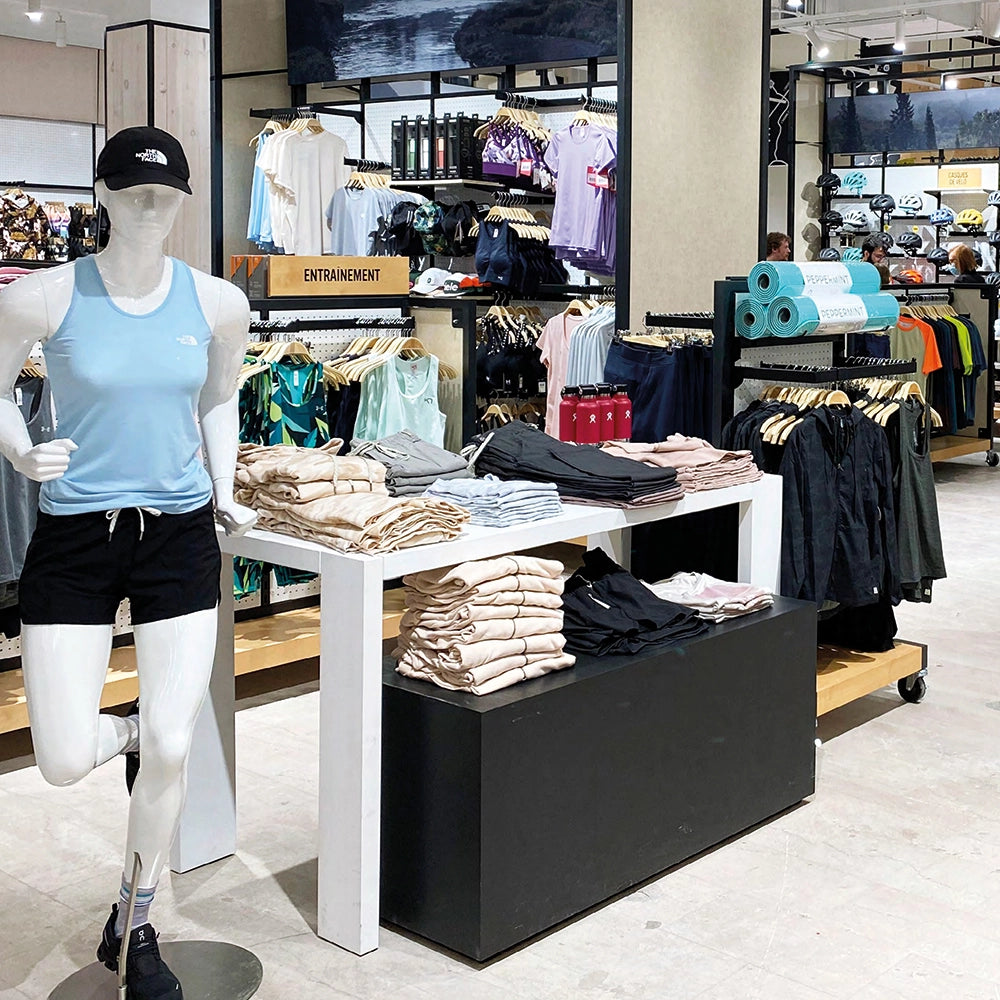 industrie-boutique-sports-plein-air-presentoirs-amenagement-commercial-retail-design-3.webp