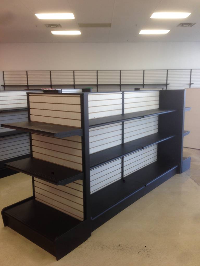Étagère murale | système de rayonnage, section 84"H x 144"L x 16" base - Boutique de golf - Mobico Canada