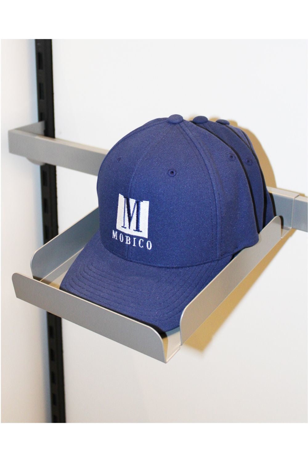 Support à casquette pour flatbar - Noir - argent 7.75" X 9.88" X 1.5"H - Boutique de golf - Mobico Canada